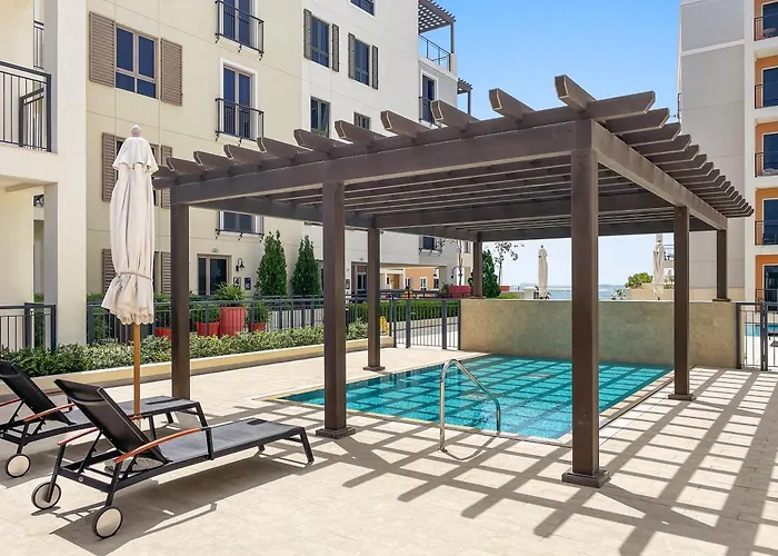 Spacious 1 Bed In La Mer - 1 Min To The Beach