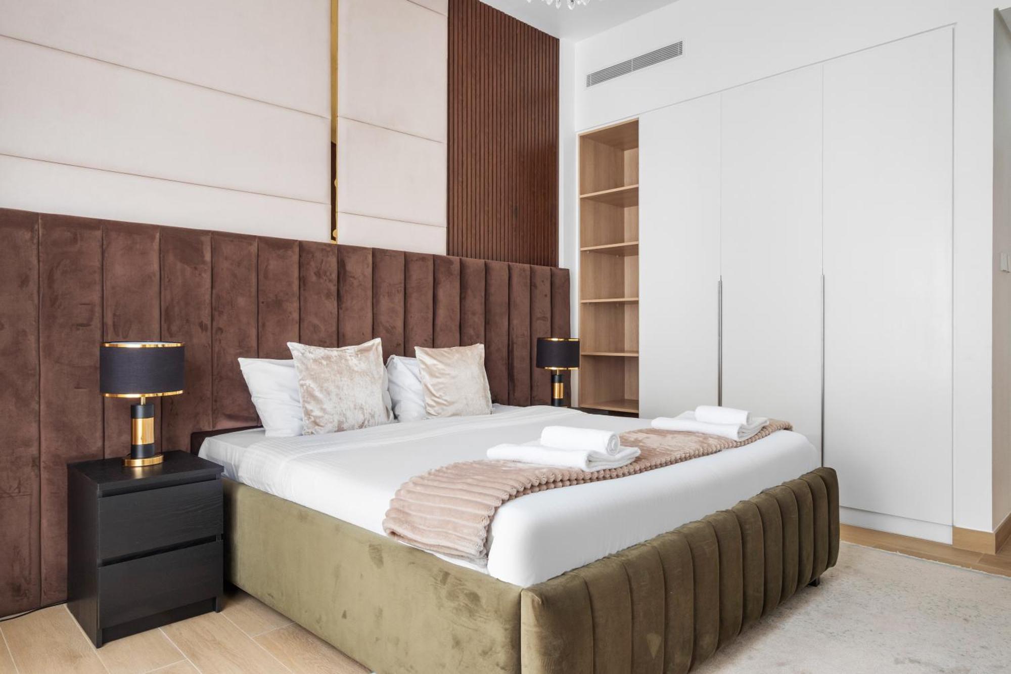 Apartment Spacious 1 Bed In La - 1 Min To The Dubai