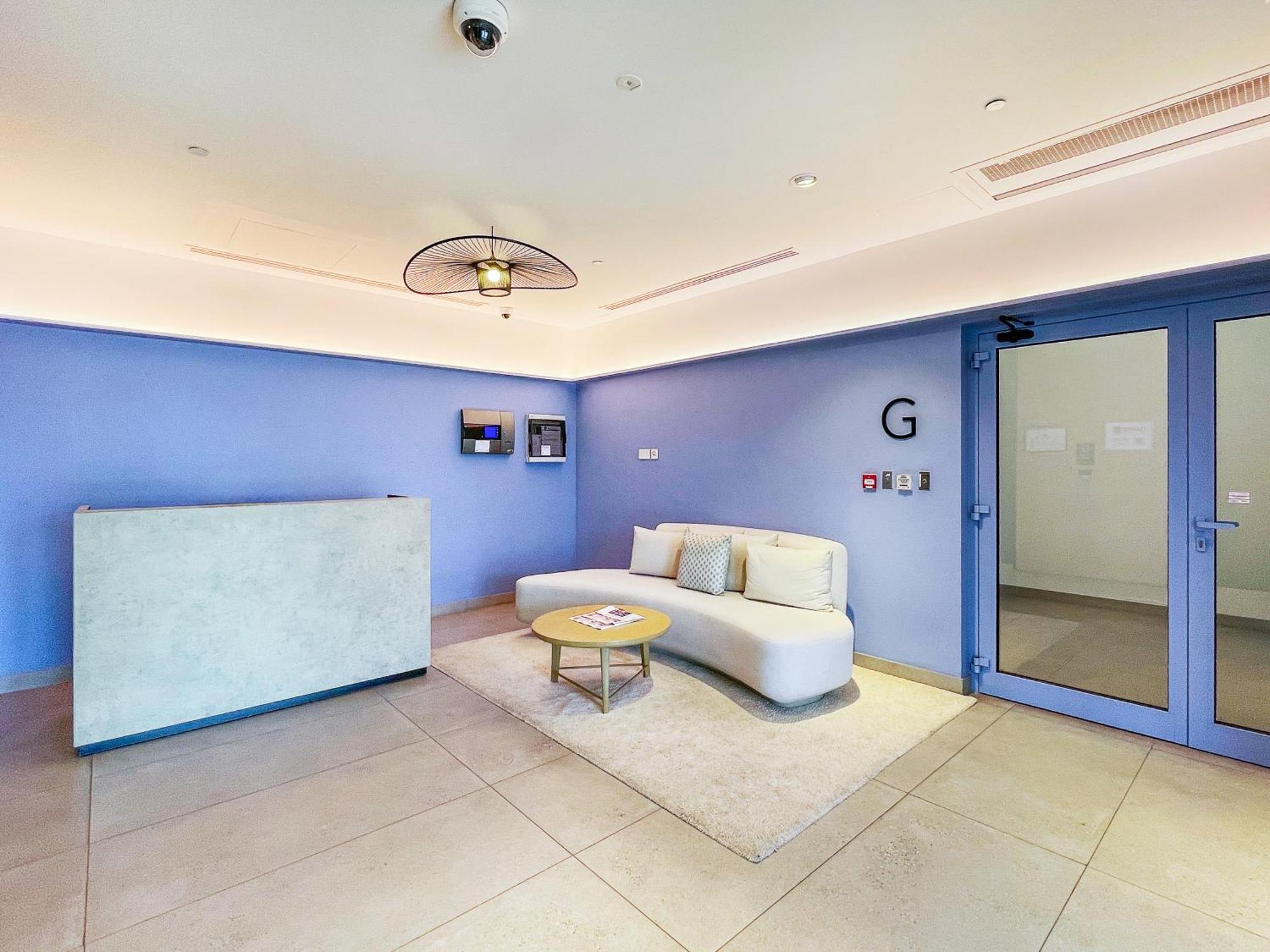 Spacious 1 Bed In La - 1 Min To The