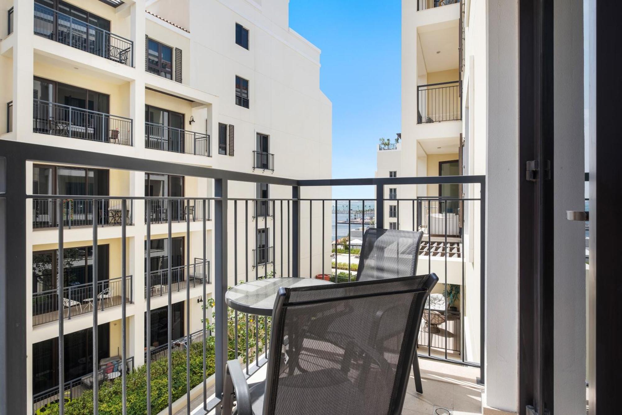 Spacious 1 Bed In La - 1 Min To The Apartment *